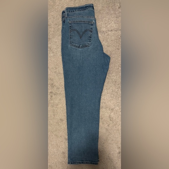 Levi's Women's Wedgie Straight Leg Blue Jeans - Picture 4 of 7